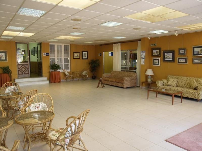 Hotel Roman Castrillon Bagian luar foto